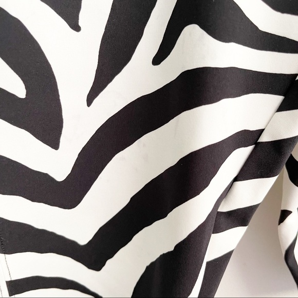 Redemption Athletix Black and White Print Legging/shorts - Picture 5 of 11